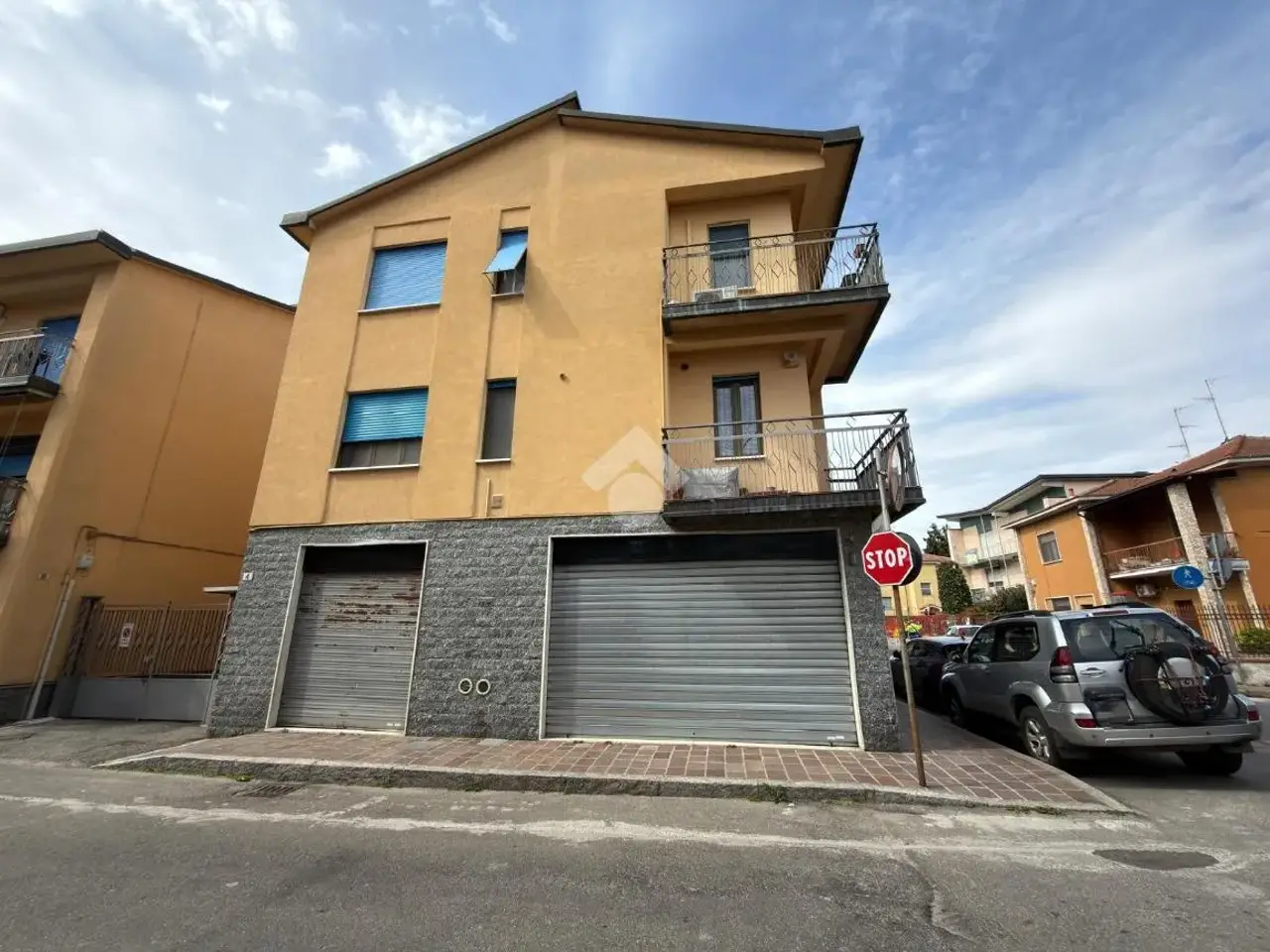 Negozio in Via Giacomo Matteotti 48, Gaggiano, {3} - Foto 1