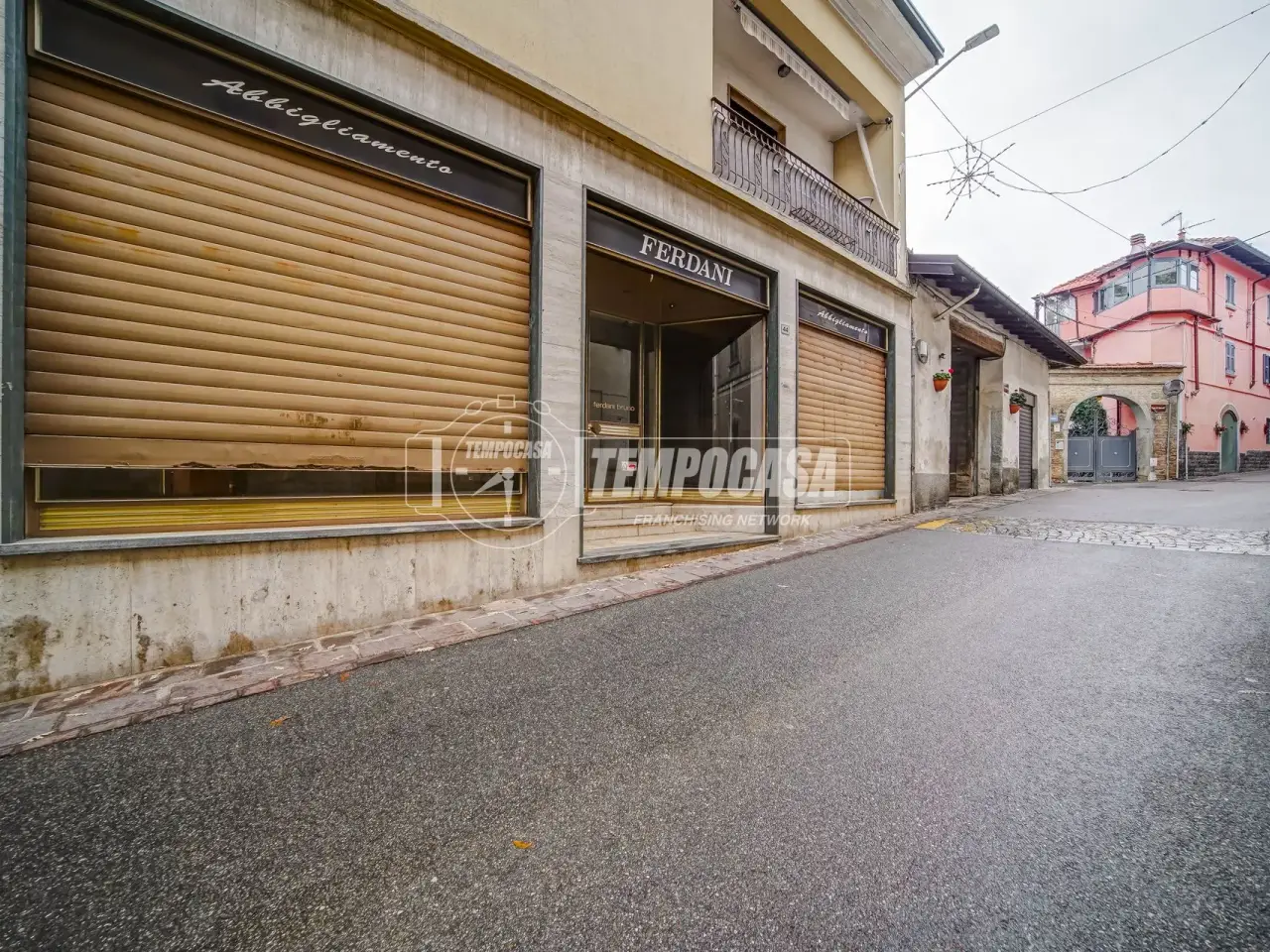 Negozio in Via Mazzucchelli, Morazzone, {3} - Foto 1