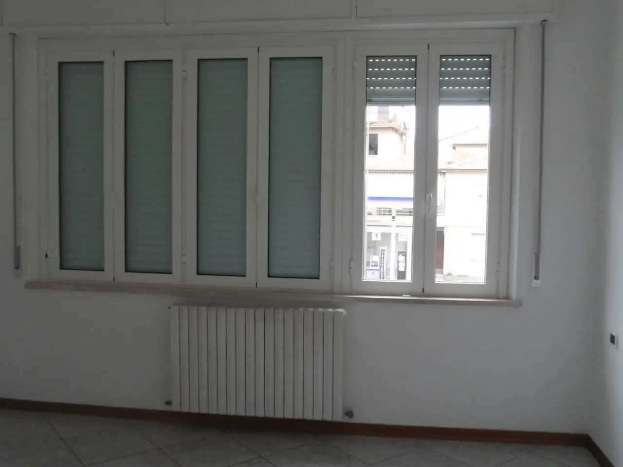 Ufficio in Via Alcide De Gasperi, Monteprandone, {3} - Foto 1