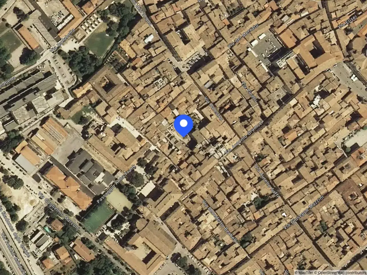 Magazzino in Via Antonio Gramsci, 50 50, Foligno, {3} - Foto 1