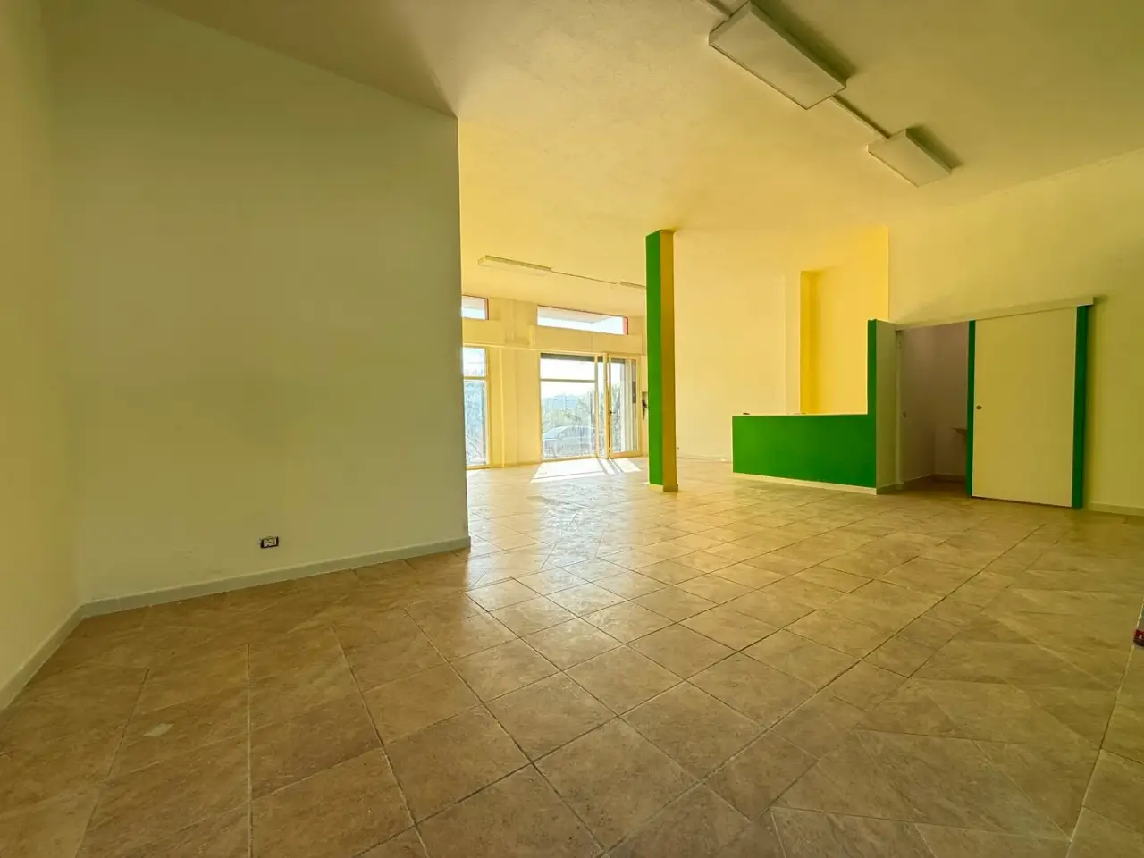 Laboratorio in , Sinnai, {3} - Foto 1