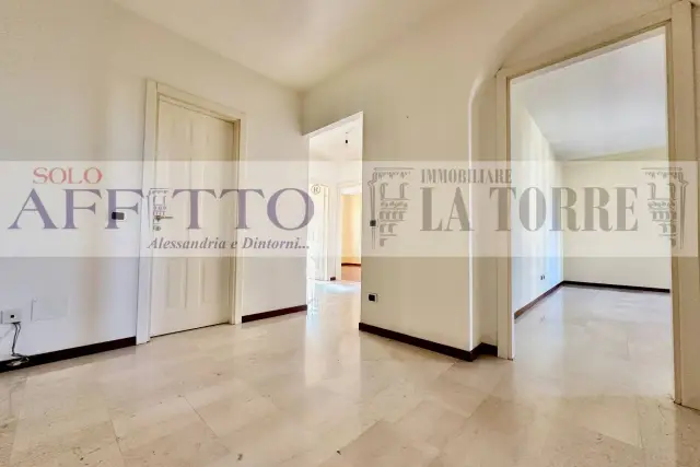 4-room flat in Via Trento, Valenza - Photo 1