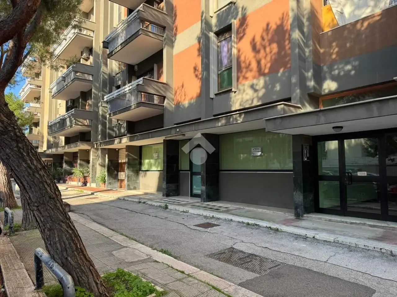 Ufficio in Locale Via G. Pellegrini 31, Bari, {3} - Foto 2