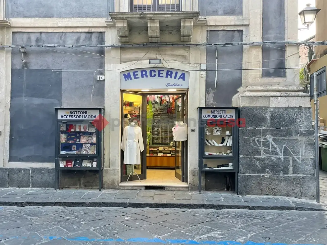 Negozio in Via Alessandro Manzoni 14, Catania, {3} - Foto 1