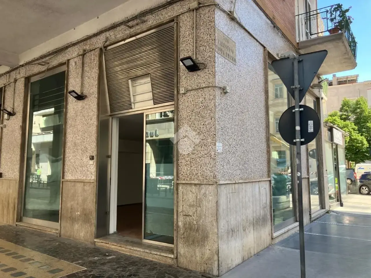 Negozio in Via Dante Alighieri 20, Foggia, {3} - Foto 1
