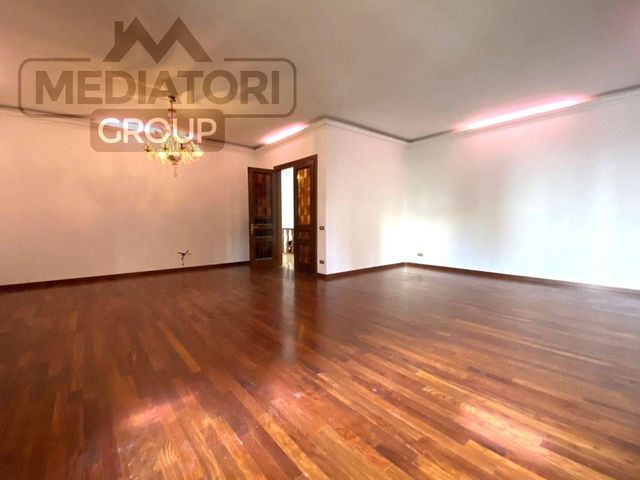 Apartament in {3}, Via Giovacchino Benini - Photo 1