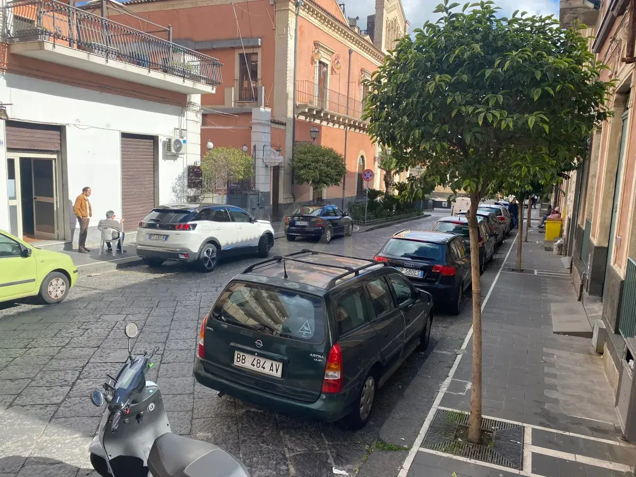 Palazzina commerciale in Via Giordano Bruno 111, Misterbianco, {3} - Foto 2