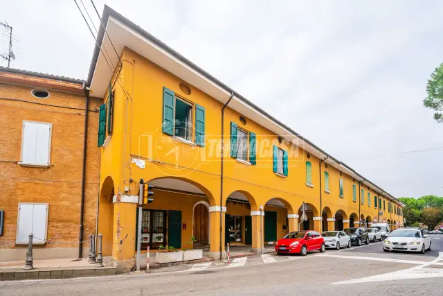 Trilocale in Piazzale Dante Alighieri, Castel Guelfo di Bologna - Foto 1