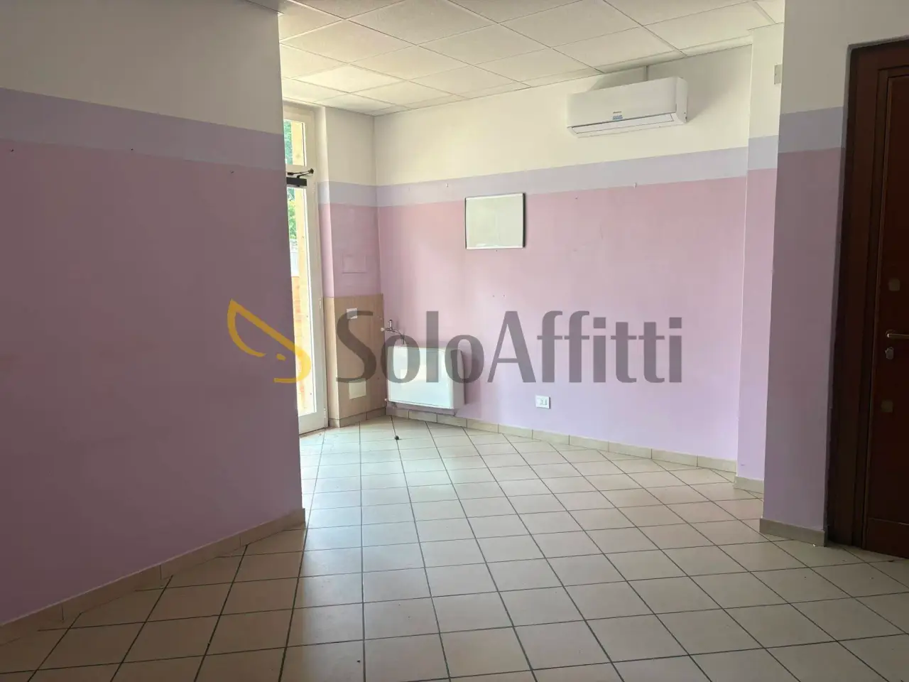 Negozio in Via Contardo Ferrini 42, Samarate, {3} - Foto 1