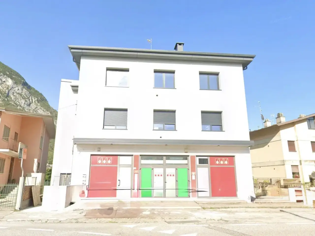 Negozio in Via Pio Paschini, 17, Tolmezzo, {3} - Foto 2