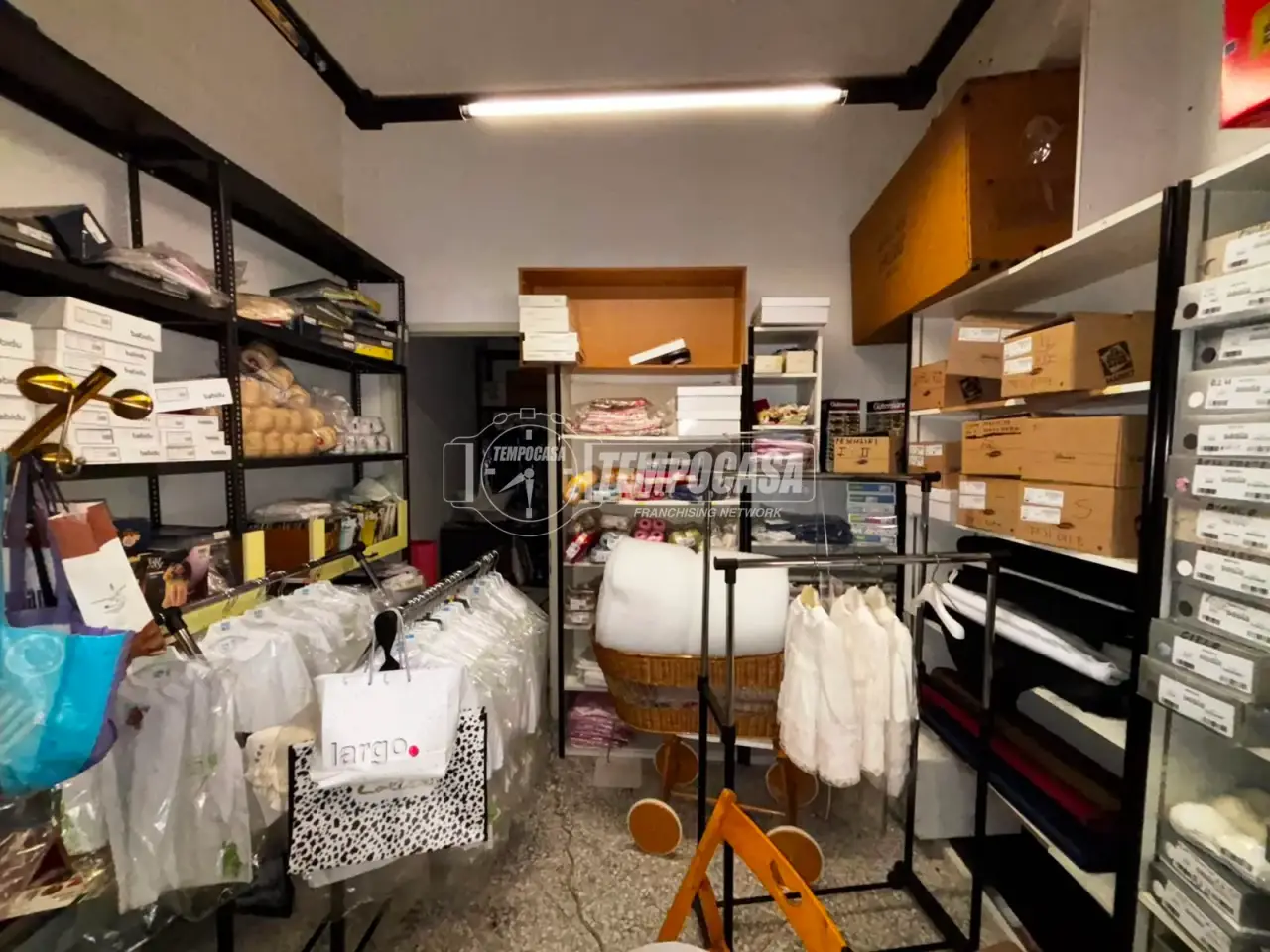 Merceria in Via Liguria 64, Galatina, {3} - Foto 2