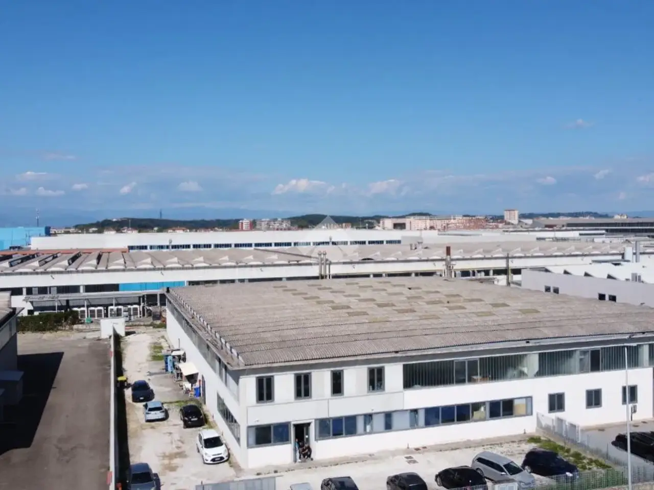 Capannone in Viale Africa 34, Pontedera, {3} - Foto 1