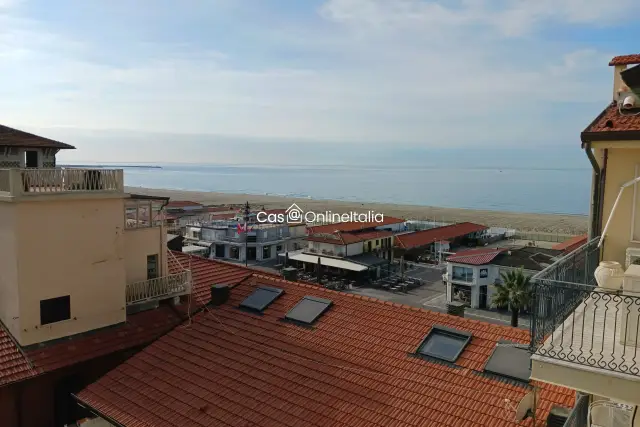 Appartamento in Viale Giosuè Carducci, Viareggio - Foto 1