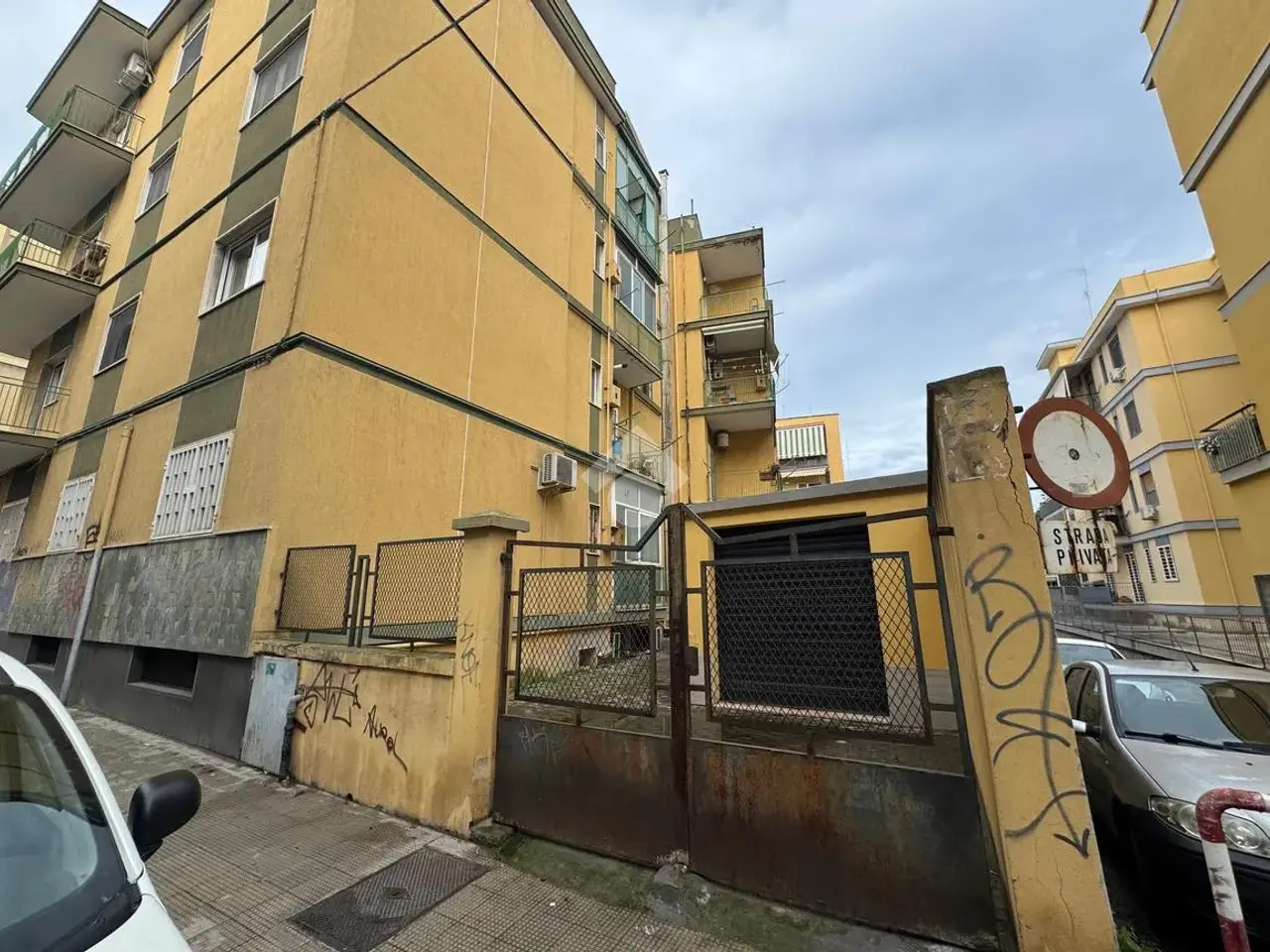 Magazzino in Via Toma 60, Bari, {3} - Foto 1