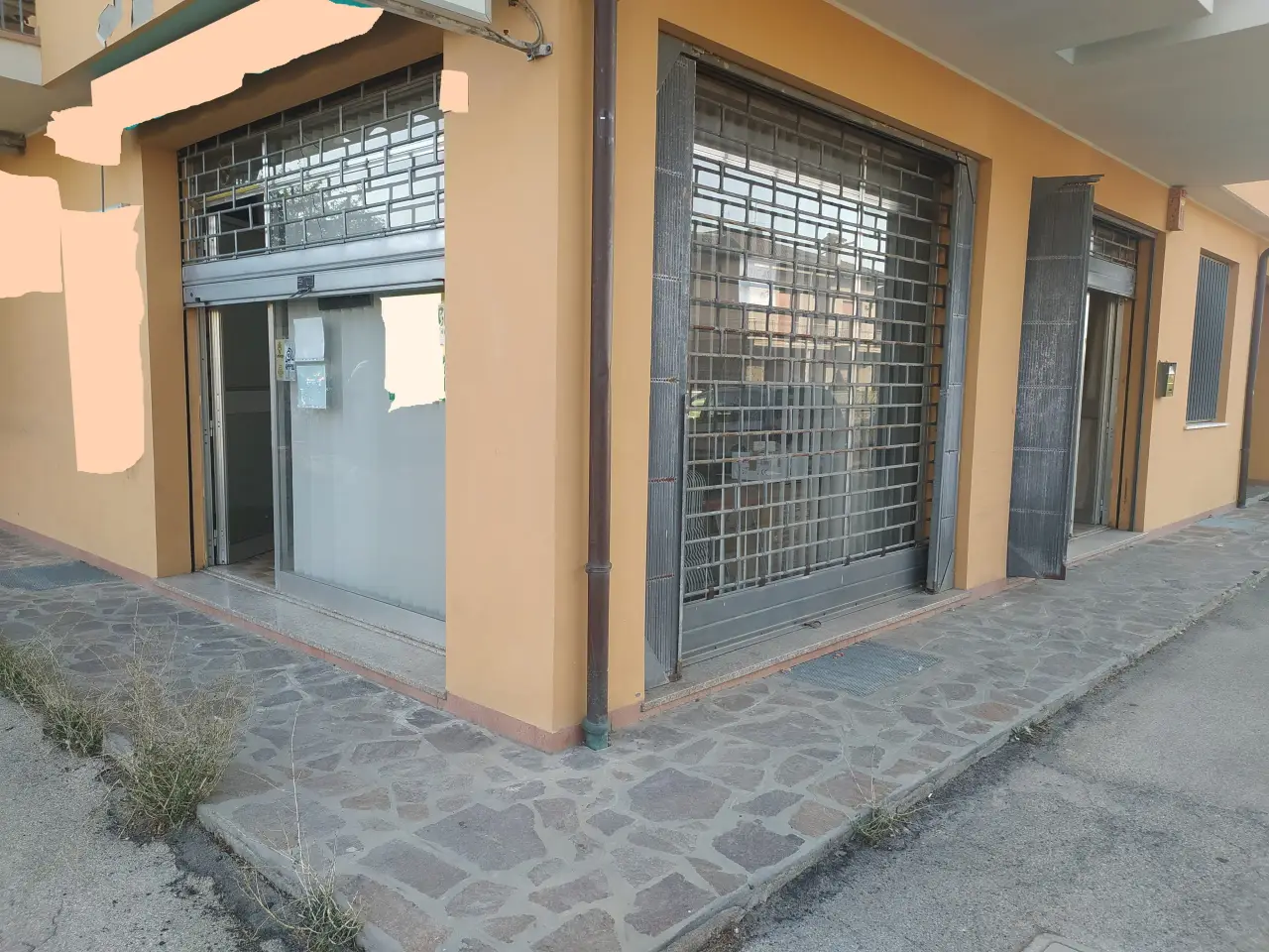 Negozio in Via Volontari della Libertà 11, Santarcangelo Di Romagna, {3} - Foto 1