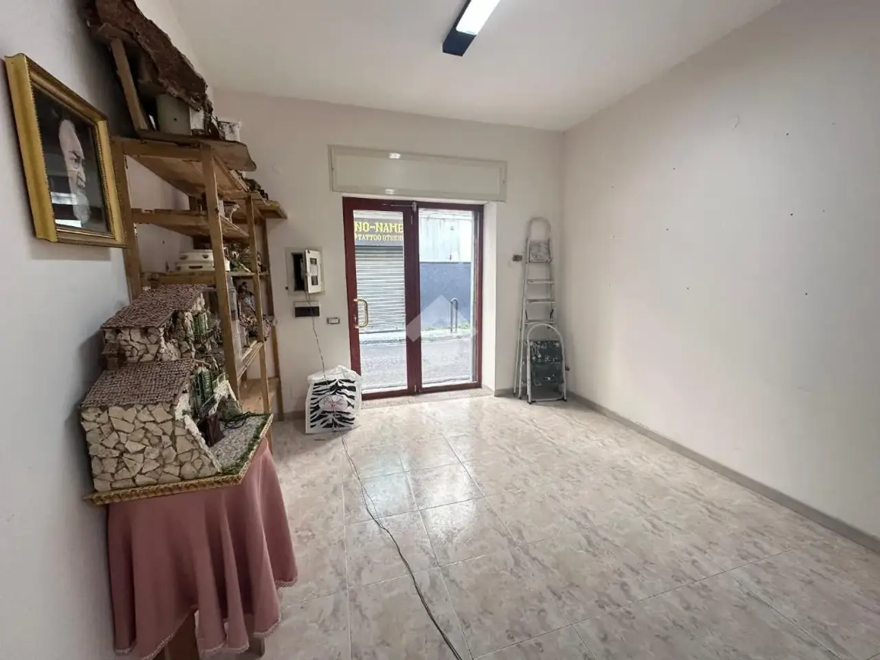 Negozio in Via della Liguria 14, Napoli, {3} - Foto 2