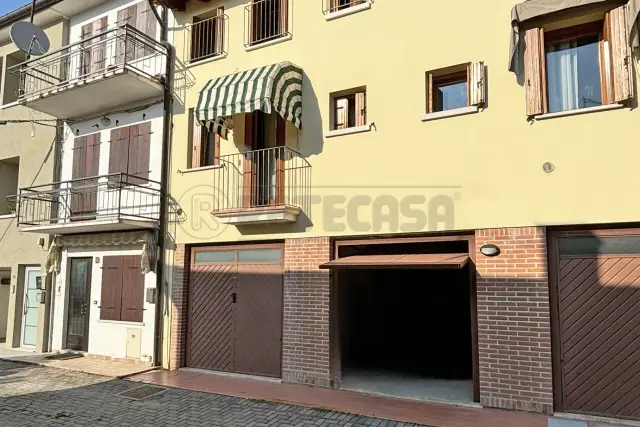 Villa a schiera in Salita Sant'Antonio 20, Trissino - Foto 1