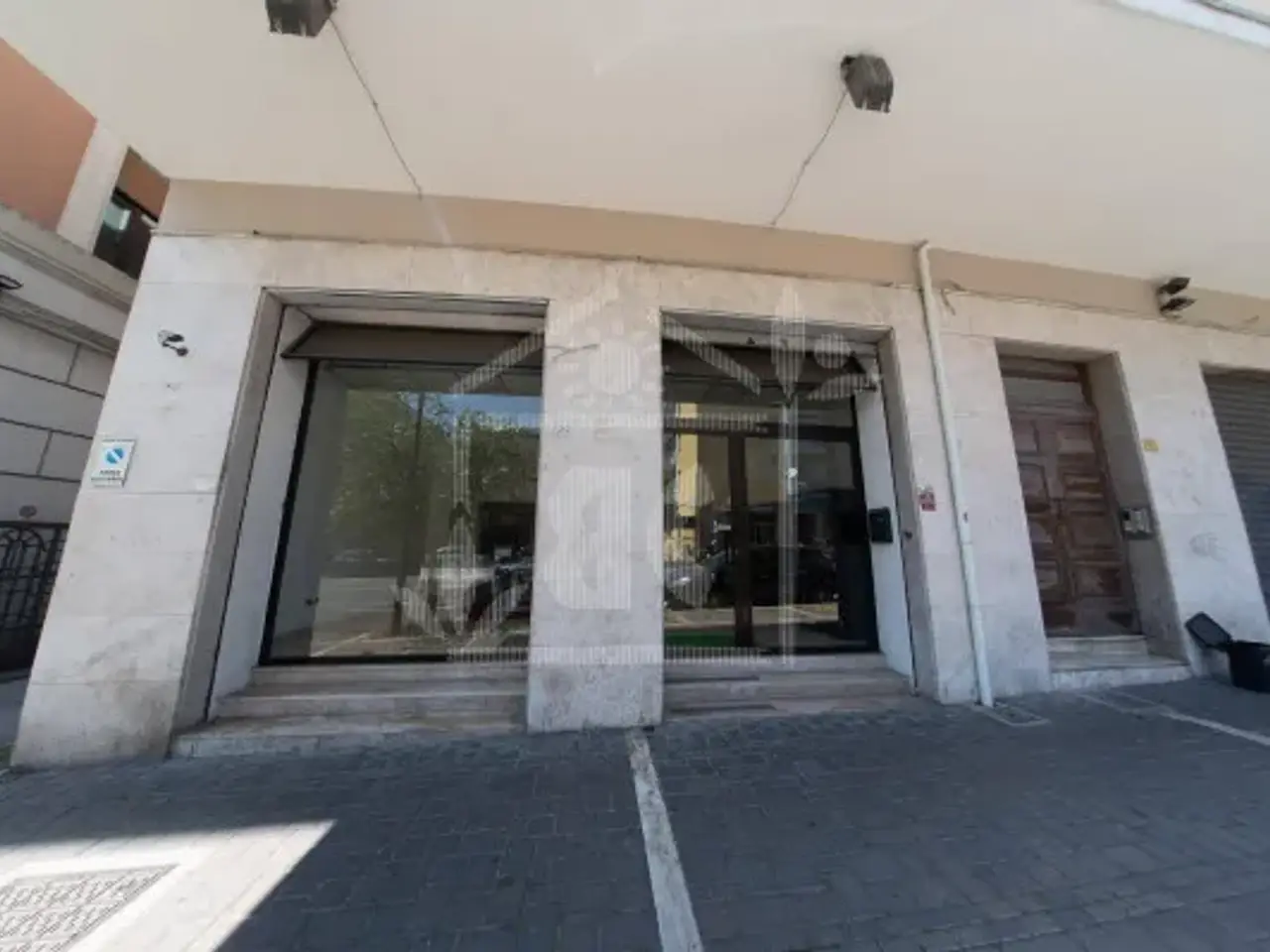 Negozio in Viale Guglielmo Marconi, Pescara, {3} - Foto 1