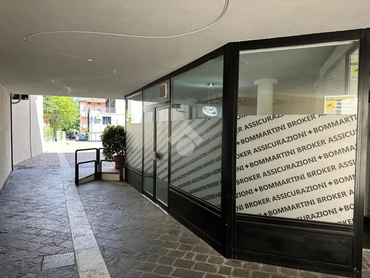 Negozio in Vicolo Parolari 28, Rovereto, {3} - Foto 1