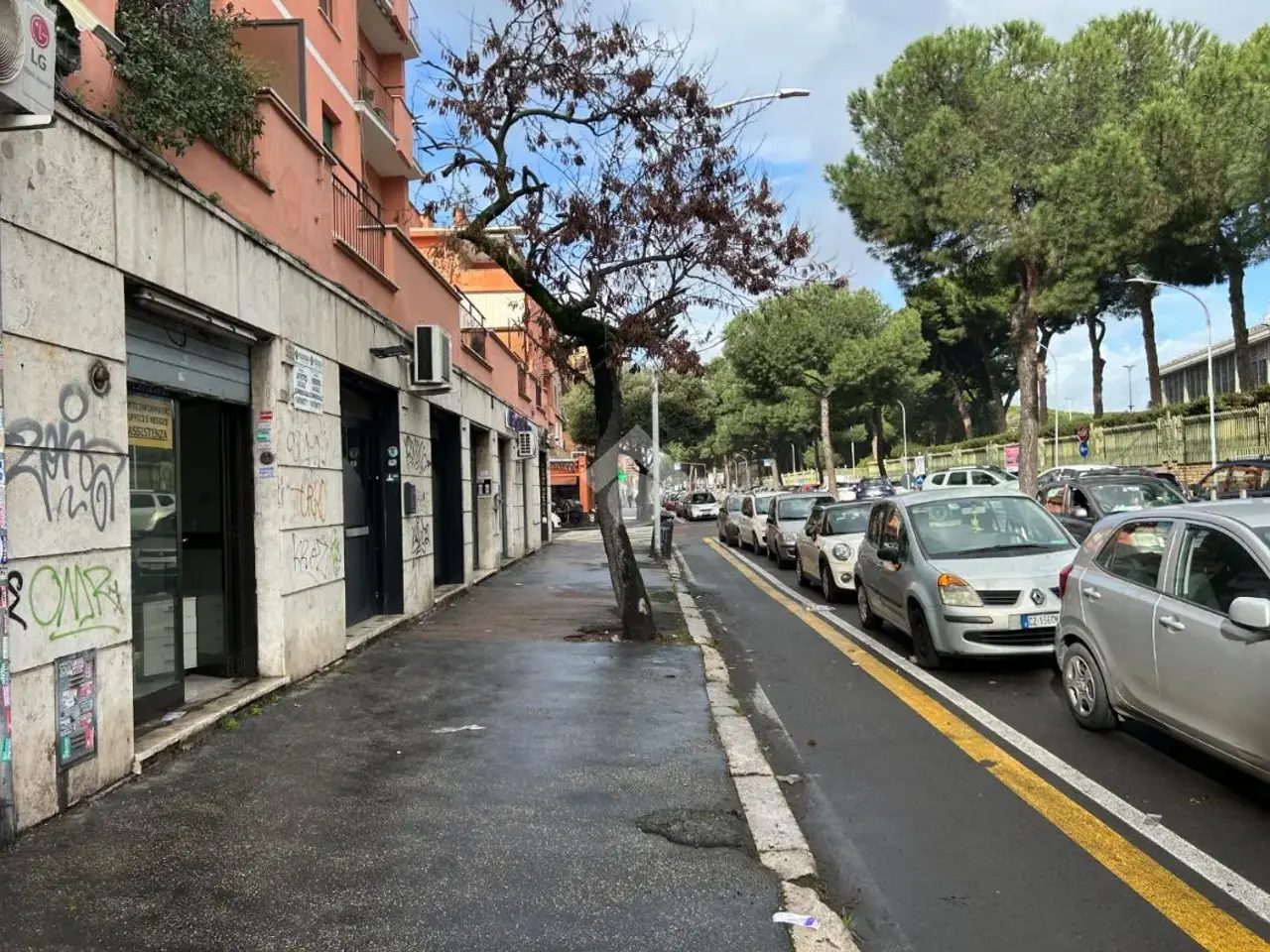 Negozio in Via Tuscolana 532, Roma, {3} - Foto 1