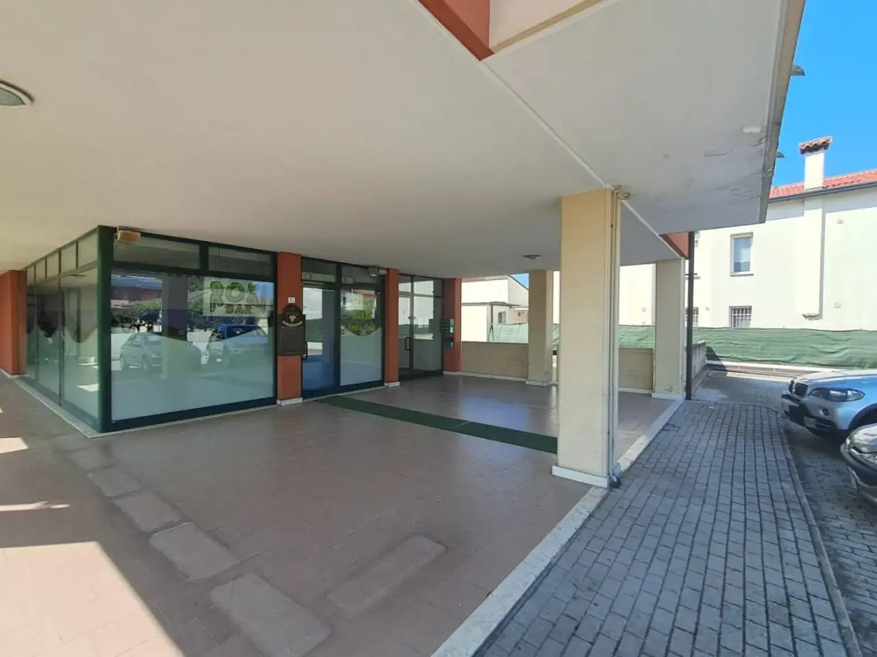 Locale commerciale in Via Mazzotti 1, Castelfranco Veneto, {3} - Foto 2