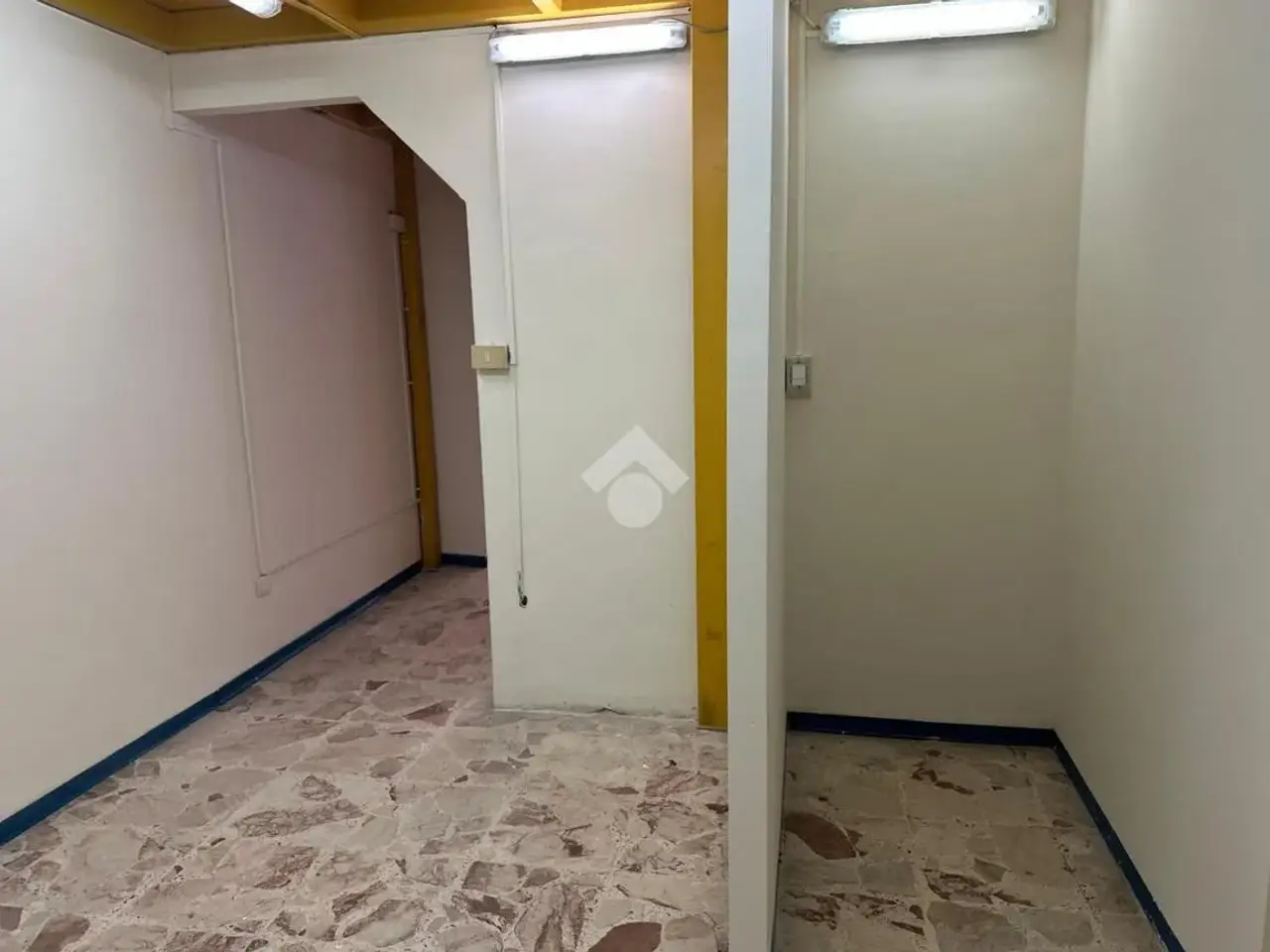 Negozio in Via Luigi Sturzo 239, Catania, {3} - Foto 2