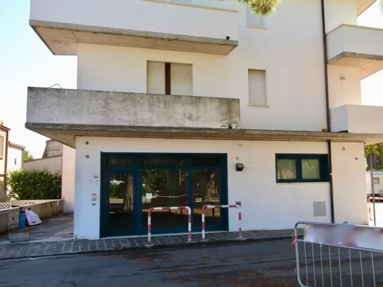 Negozio in Via Don Giovanni Minzoni 24, Lagosanto, {3} - Foto 1