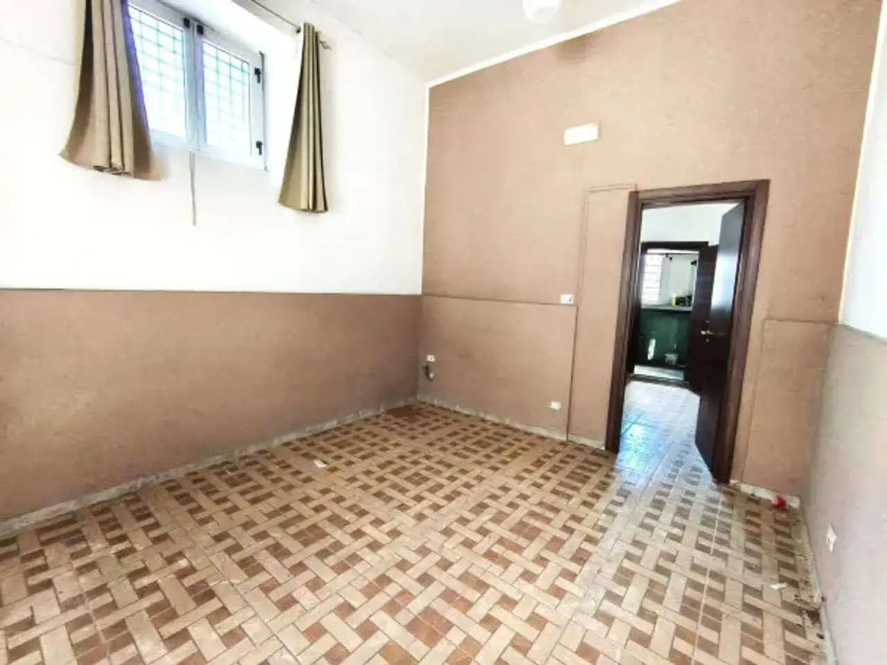 Negozio in Via Macedonia Snc, Somma Vesuviana, {3} - Foto 1