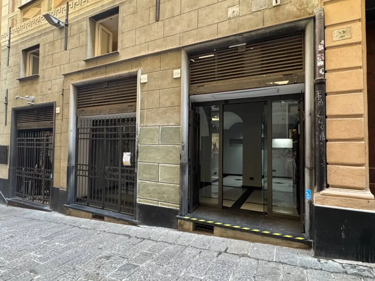 Negozio in Via di Scurreria, Genova, {3} - Foto 1