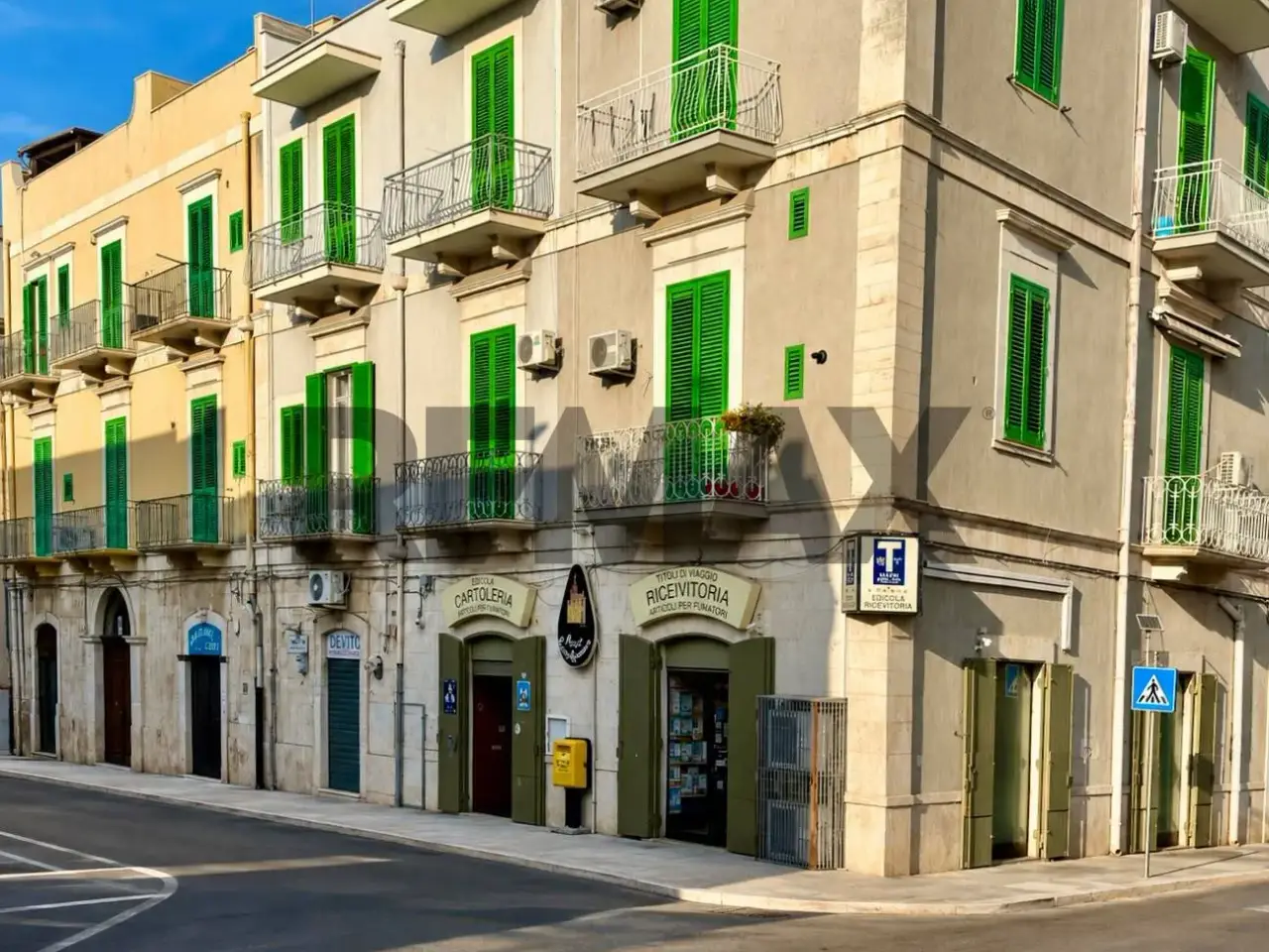 Esercizio commerciale in , Giovinazzo, {3} - Foto 1
