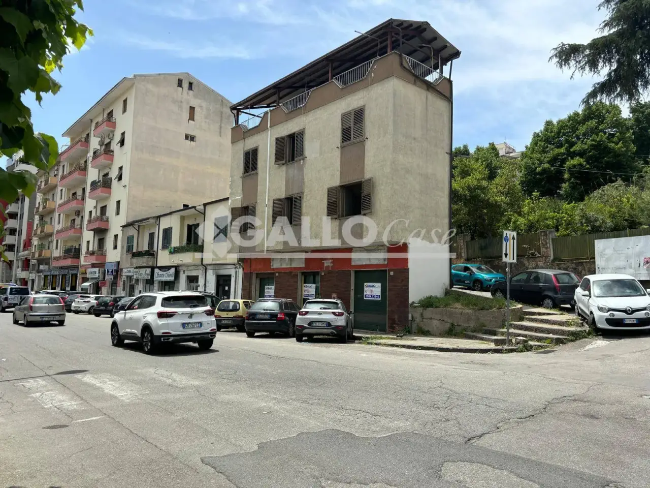 Negozio in Viale della Repubblica, 132, 87100, Cosenza, Cosenza, {3} - Foto 1