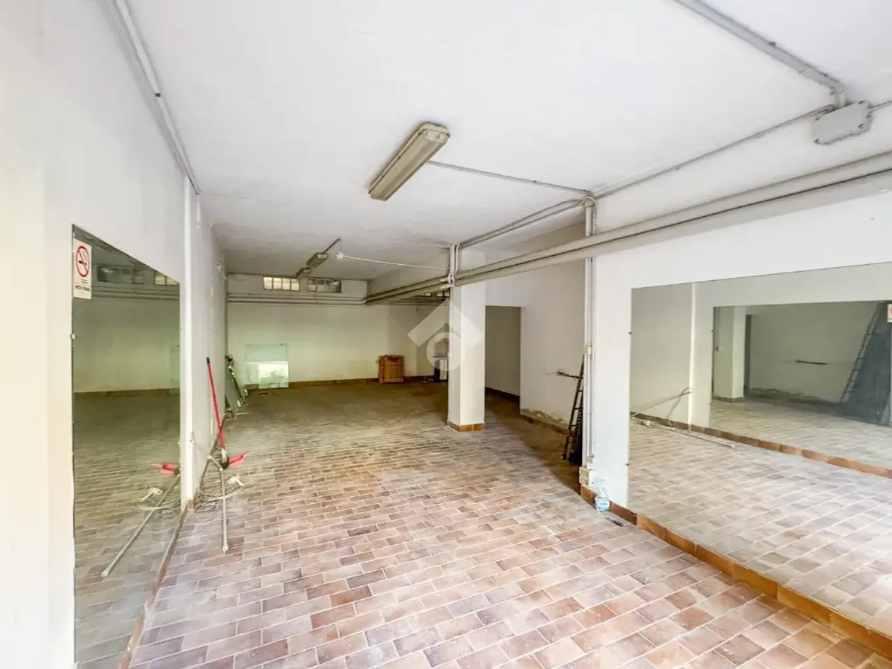 Magazzino in Via Pola 4, Lecco, {3} - Foto 1
