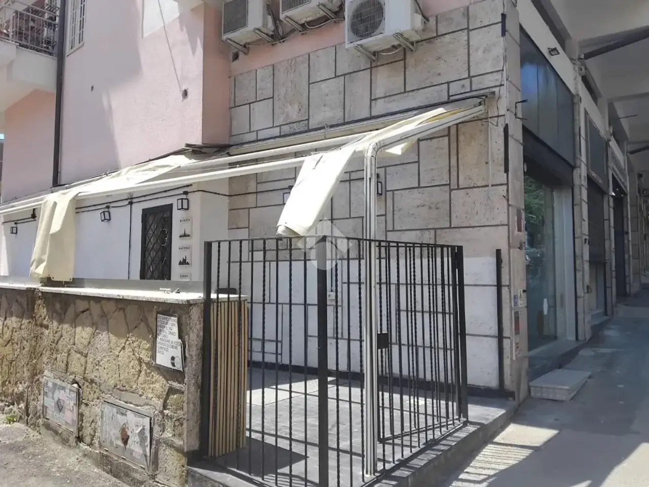 Negozio in VI Federico Ozanam 86, Roma, {3} - Foto 2