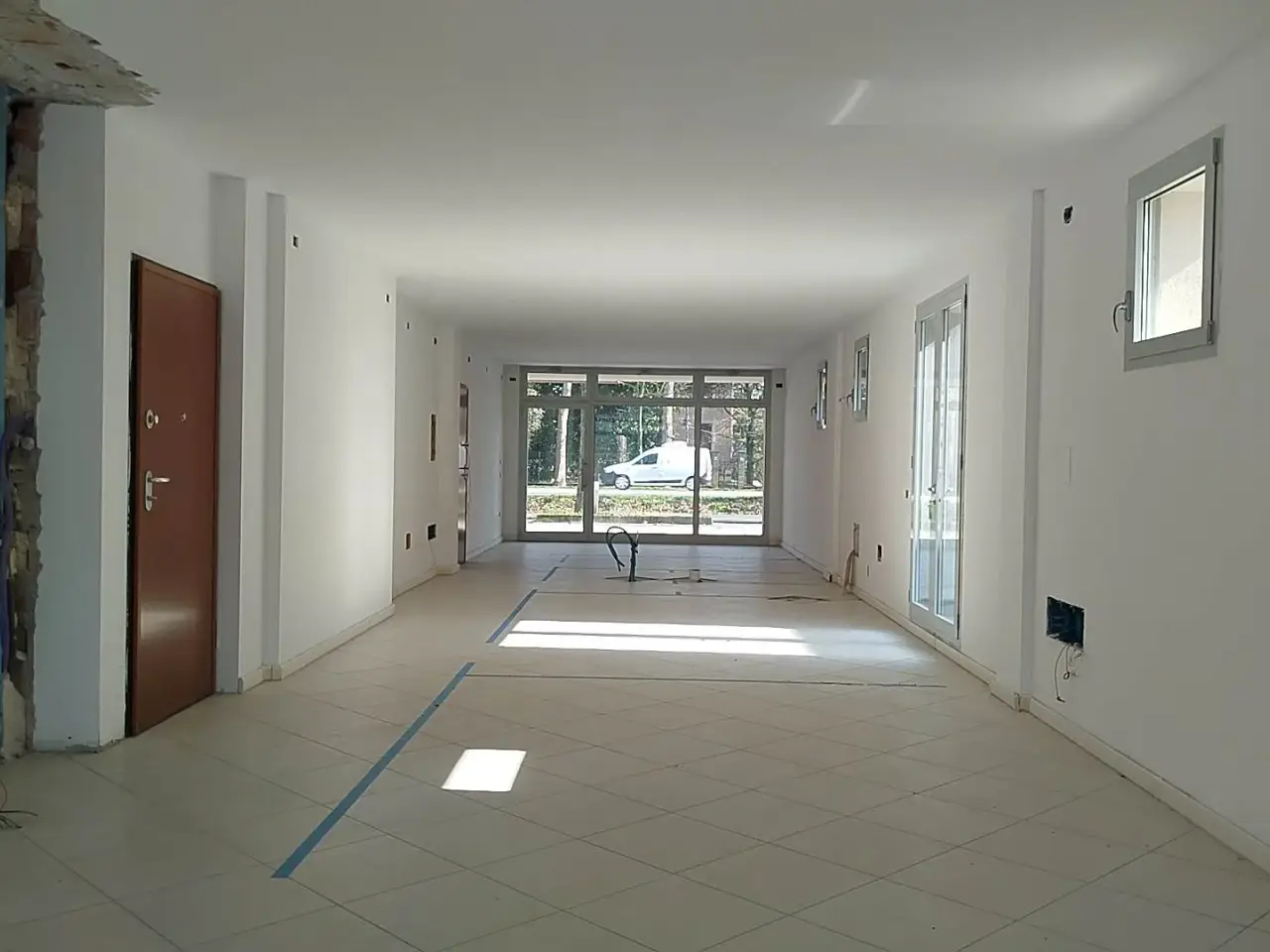 Negozio in , Mirandola, {3} - Foto 1