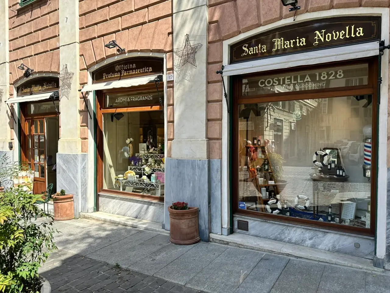 Negozio in Piazza della Meridiana 13-15-17r, Genova, {3} - Foto 1
