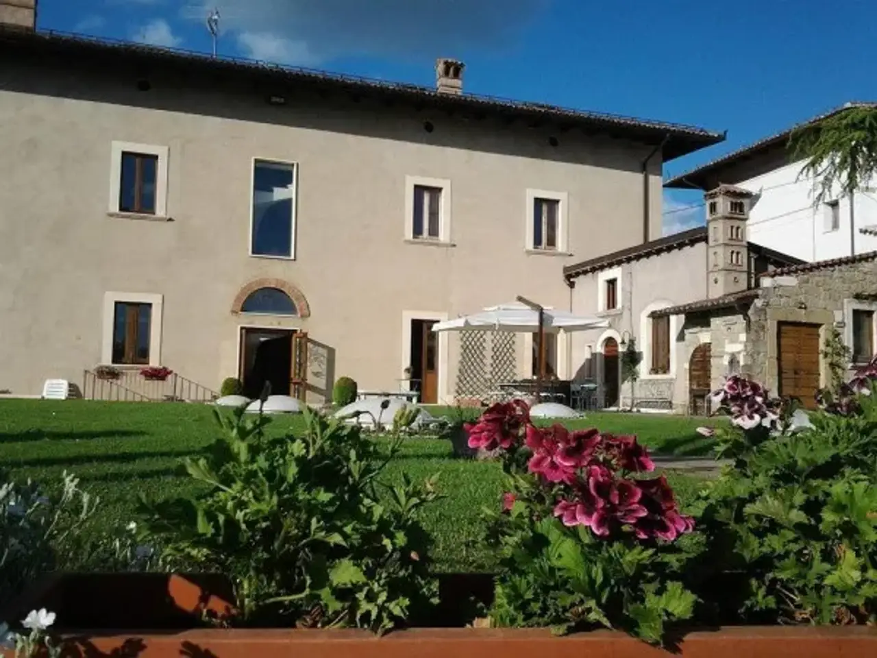 Hotel in Largo San Lorenzo, Montereale, {3} - Foto 1