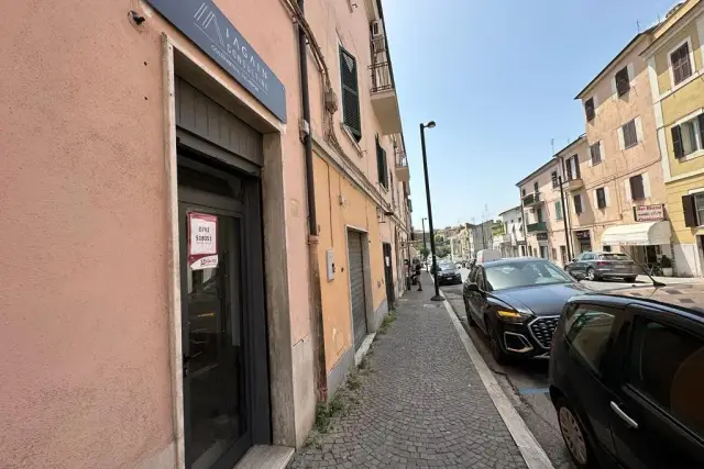 Geschäft in Via della Repubblica 46, Civita Castellana - Foto 1