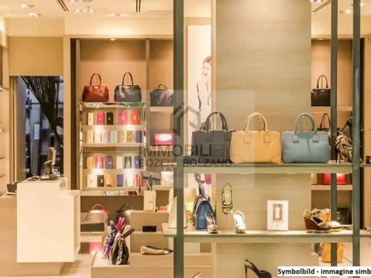 Negozio in Via Alessandro Volta 17, Bolzano, {3} - Foto 1