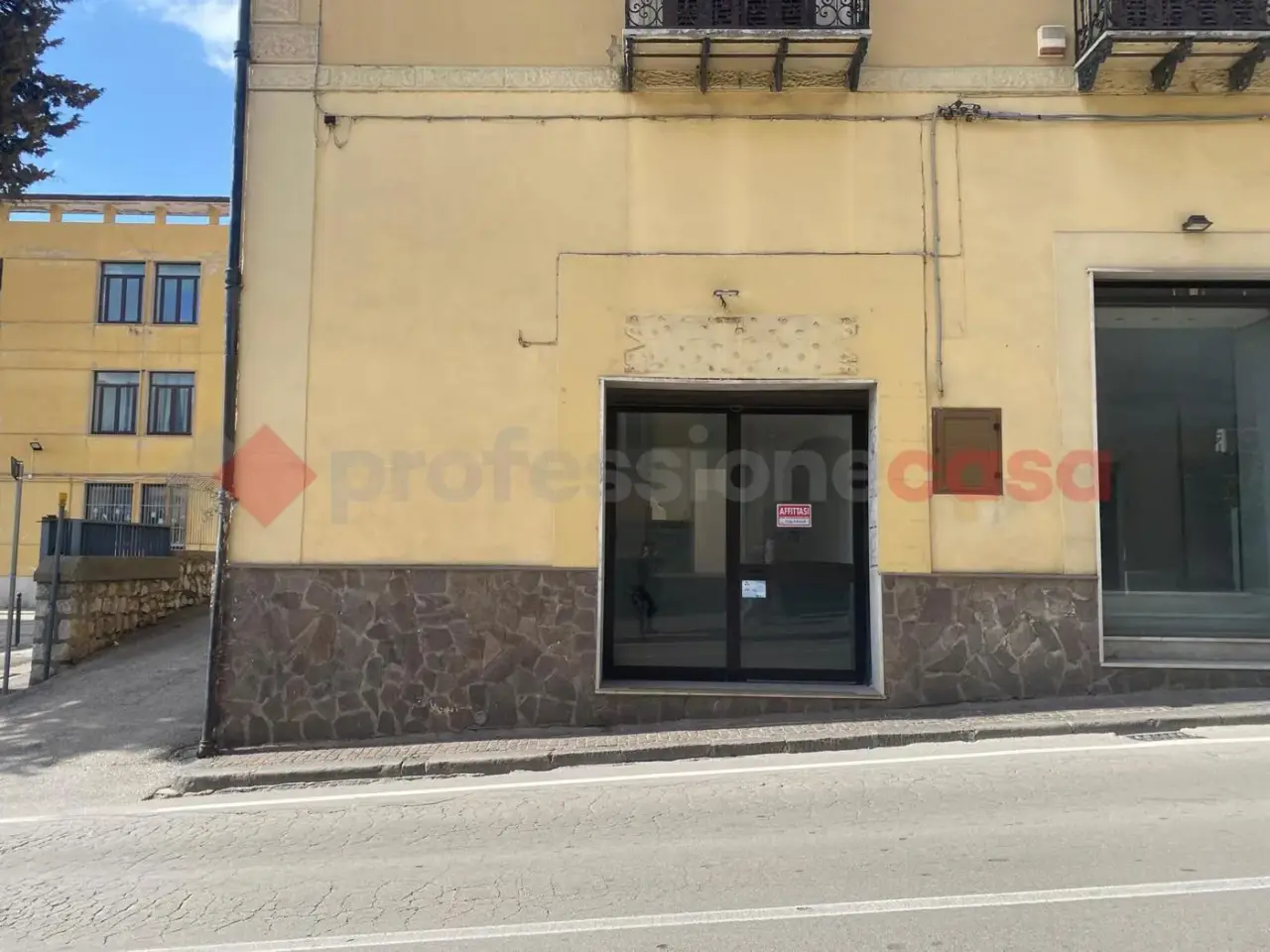 Negozio in Corso Trieste  Snc, Sessa Aurunca, {3} - Foto 2