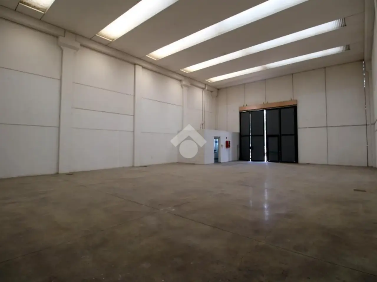 Capannone in Via Amedeo Ciucani, Ornago, {3} - Foto 1