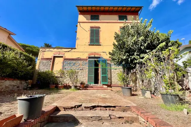 Villa in Via Vincenzo Bellini, Montecatini-Terme - Foto 1