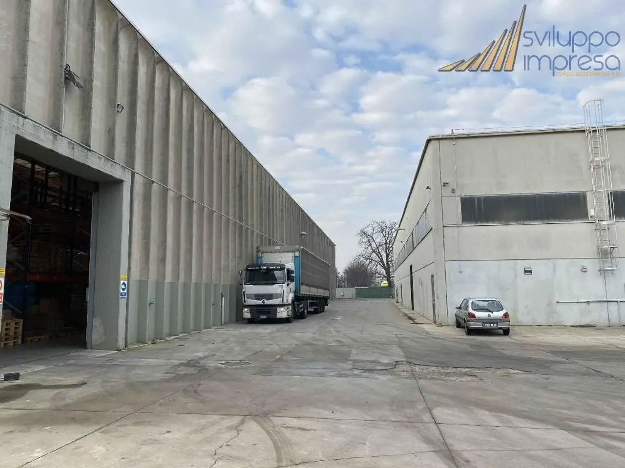 Capannone in Via Euripide 30, Agrate Brianza, {3} - Foto 1
