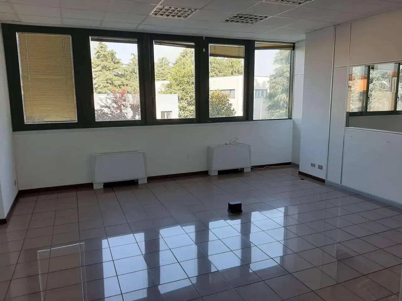 Ufficio in Via G. Falcone, Bareggio, Bareggio, {3} - Foto 2