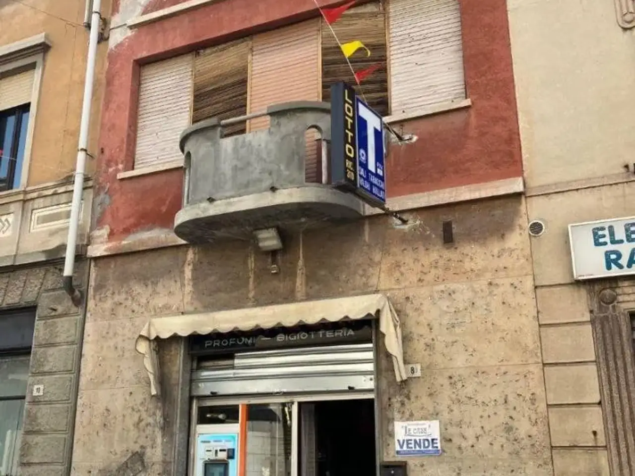 Locale commerciale in Via Vittorio Veneto 8, Mede, Mede, {3} - Foto 1