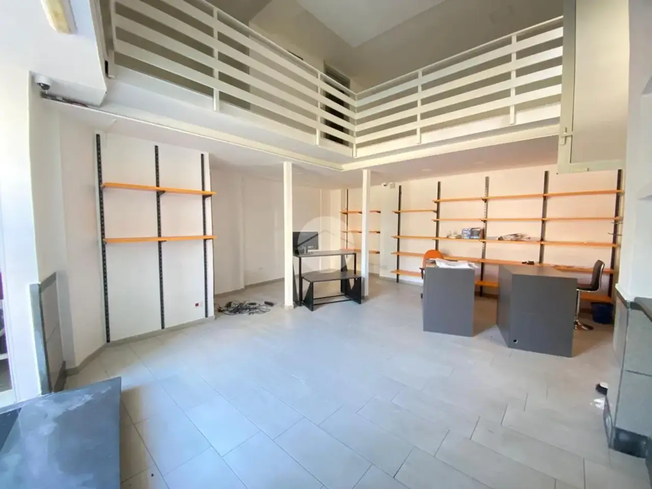 Negozio in Via Nuova Poggioreale 157, Napoli, {3} - Foto 2