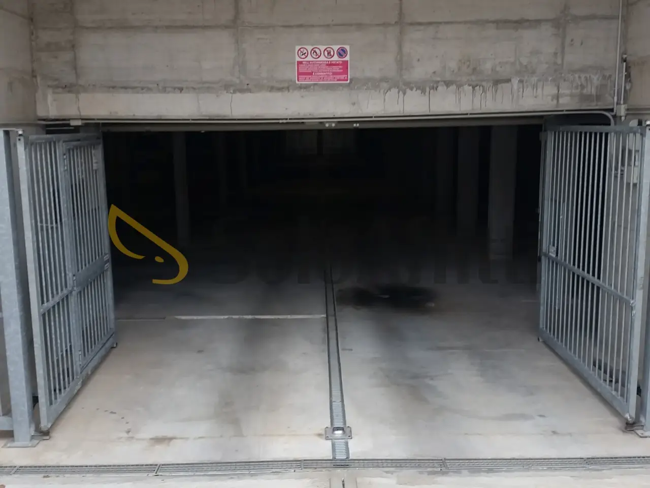 Parcheggio chiuso in Via Montello, Legnago, {3} - Foto 2