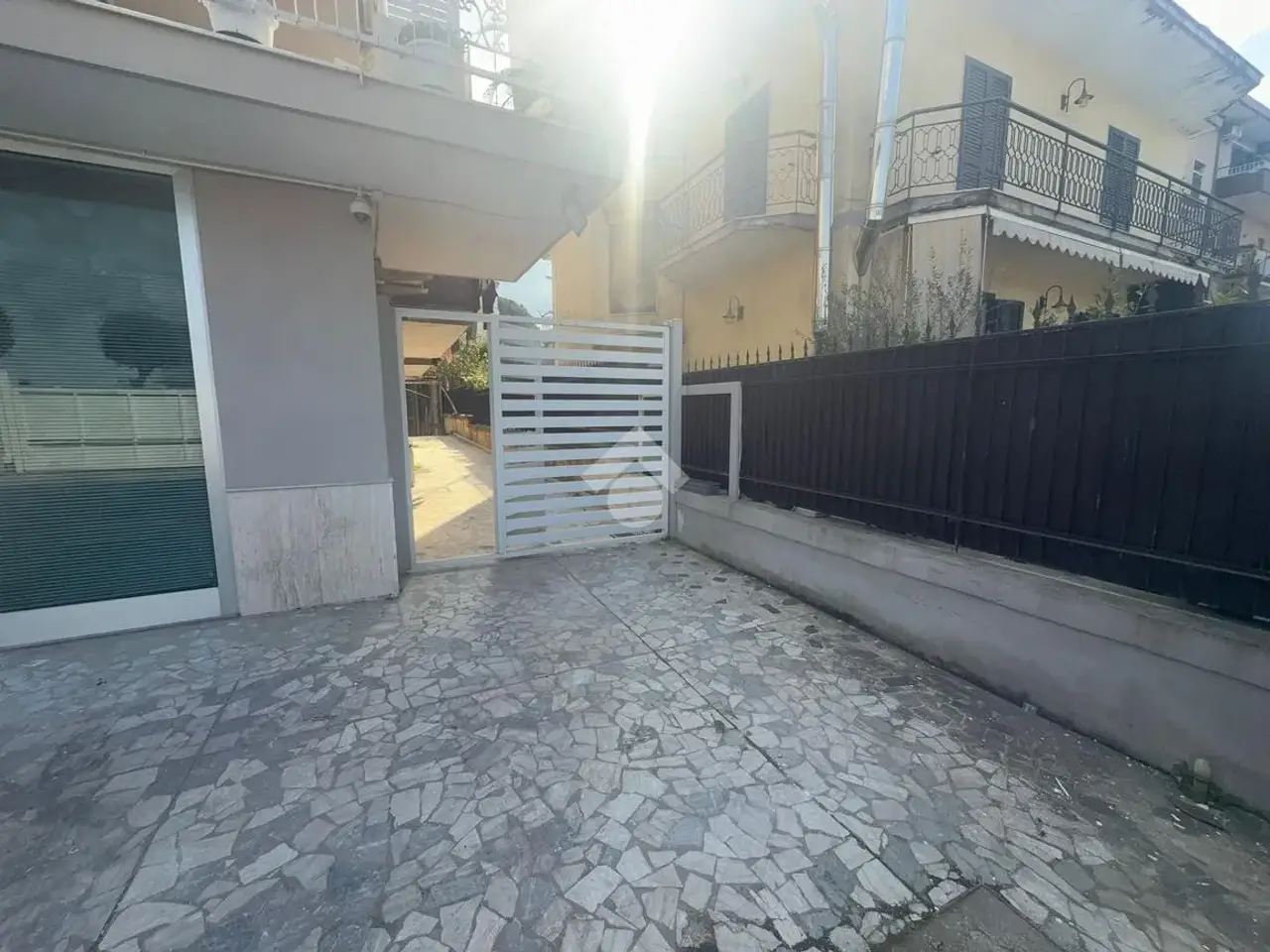 Negozio in Via Massa 57, Pollena Trocchia, {3} - Foto 1