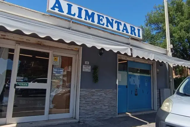 Geschäft in Via Guido Reni, Latina - Foto 1