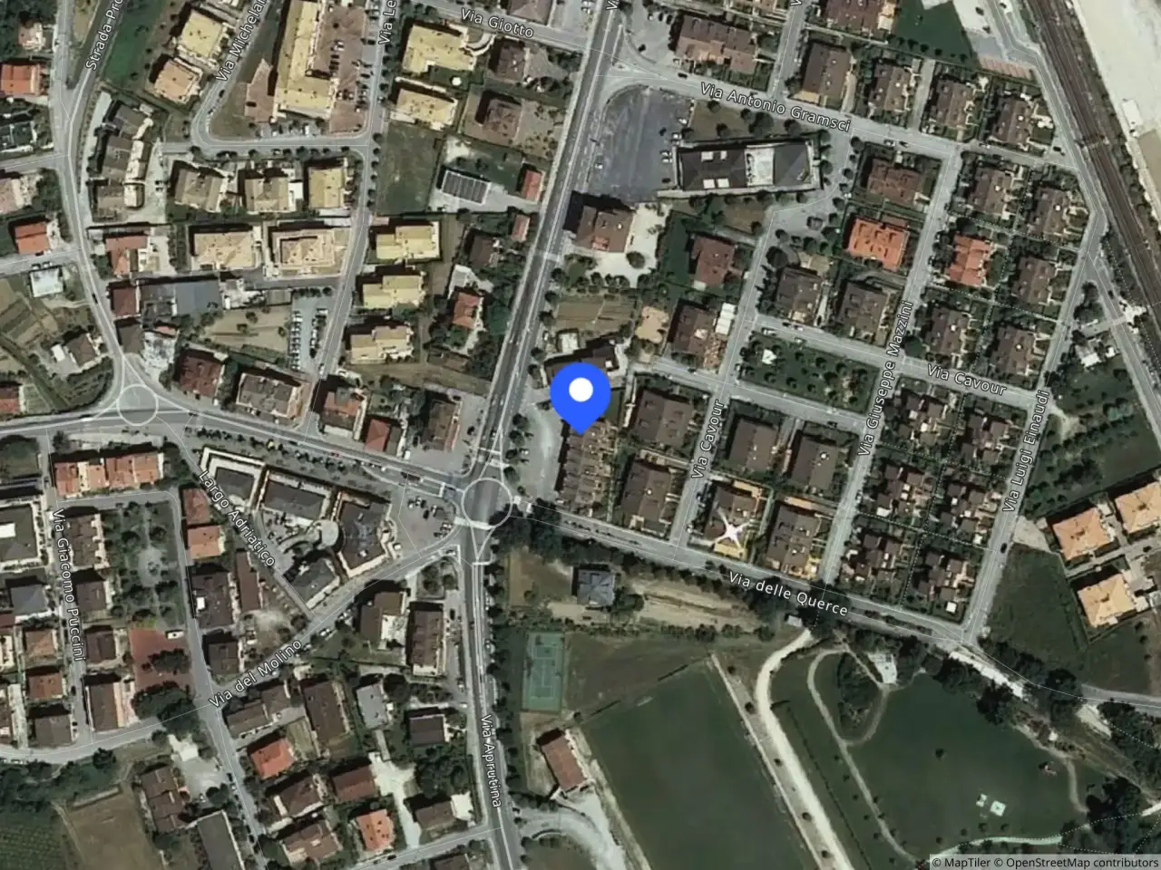 Fabbricato misto in Via Aprutina 16 16, Altidona, {3} - Foto 1