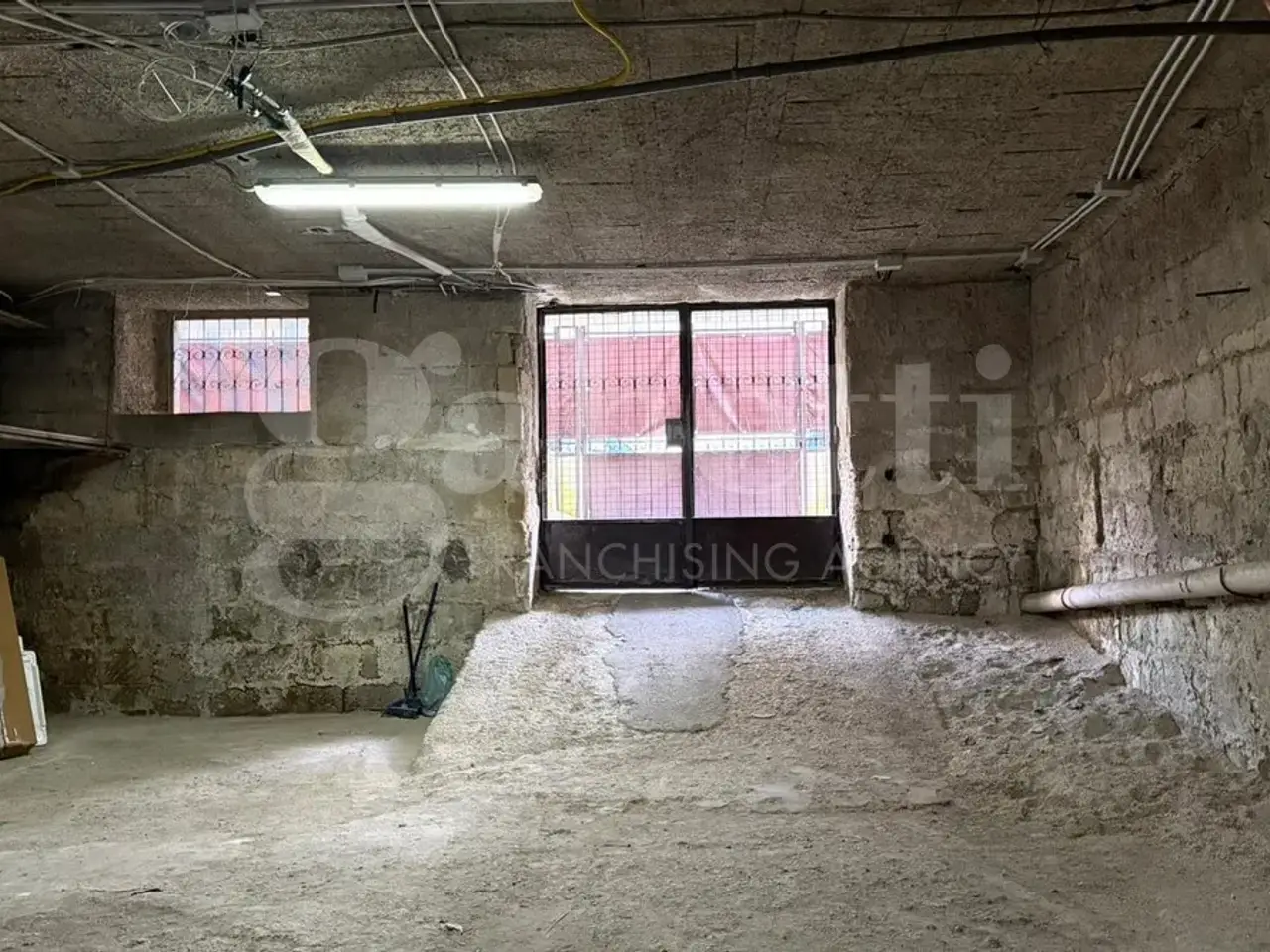 Magazzino in Via Ugo Foscolo 15, Mugnano Di Napoli, {3} - Foto 2